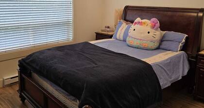 Bright Private Room in Echo Valley Home