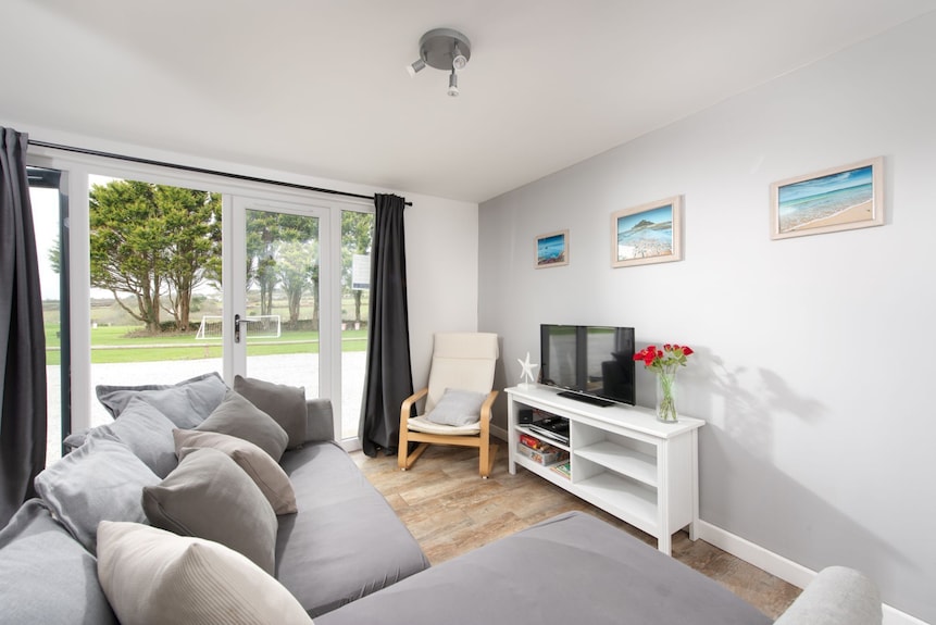 Wheal Prosper, Wheal Dream - Hot Tub - Free Parking & Wifi - Pet Friendly - Helston
