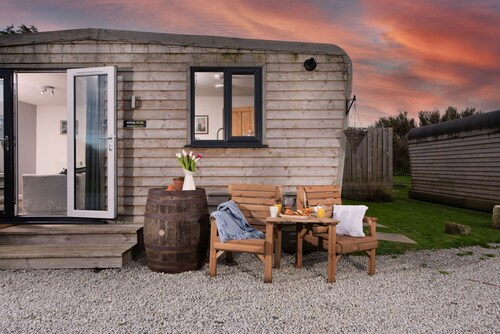 Wheal Prosper, Wheal Dream - Hot Tub - Free Parking & WiFi - Pet Friendly