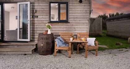 Wheal Prosper, Wheal Dream - Hot Tub - Free Parking & WiFi - Pet Friendly
