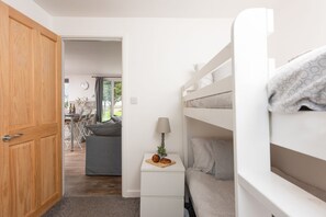 Lit parapluie, accĂšs Internet, draps fournis