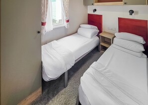 2 bedrooms - Brand New Luxury Silver Caravan (Ingoldmells, Skegness)