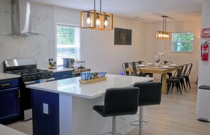 Dining - FIFA World Cup Stay • Cozy Family Near AT&T 3-Min Drive (Arlington)
