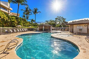 Pool - Lovely 2bd in Kihei, paradise awaits! (Kihei)