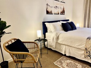 Iron/ironing board, Internet, bed sheets