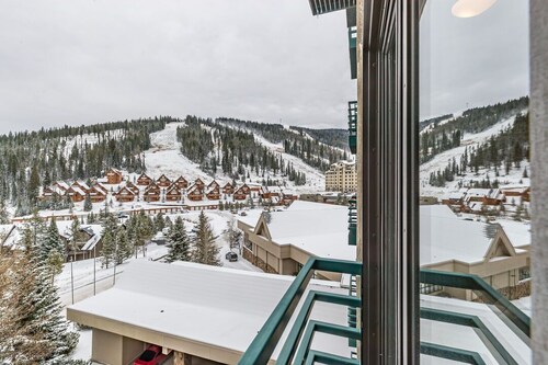 New! Shoshone Powder Path Condo | Sleeps 6 | Ski-In/Ski-Out | Lone Peak Views | Big Sky Village