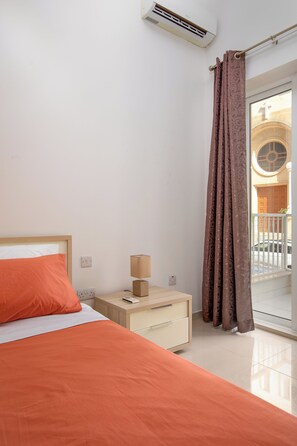 Apartment, 2 Bedrooms, Kitchen | Blackout drapes, iron/ironing board, free WiFi - Modern 2 BR Apartment with AC - Near Sea (Msida)