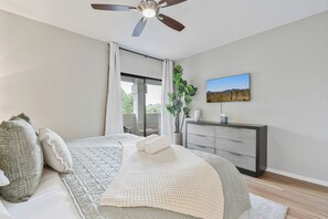 Room - Resort-Style 3BR Condo in Kierland Area w/ Pool (Scottsdale)