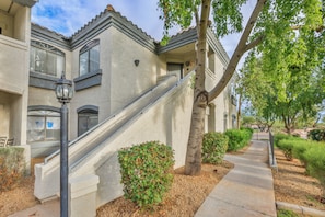 Exterior - Resort-Style 3BR Condo in Kierland Area w/ Pool (Scottsdale)