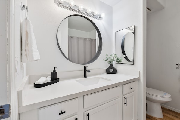 Bathroom - Resort-Style 3BR Condo in Kierland Area w/ Pool (Scottsdale)