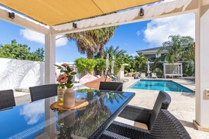 Outdoor pool - Deluxe private Apartment, 90m2 (Jan Thiel)