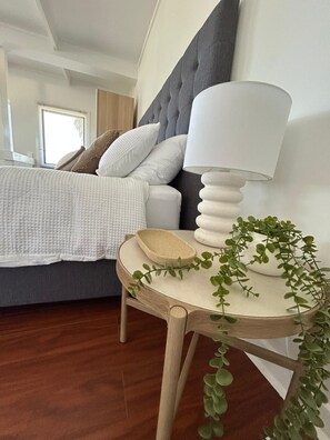 5 bedrooms, iron/ironing board, WiFi, bed sheets - Glenelg Coastal Stay (Glenelg North)
