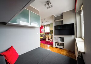 TV - Praga Tower City View Apartment (Warszawa)