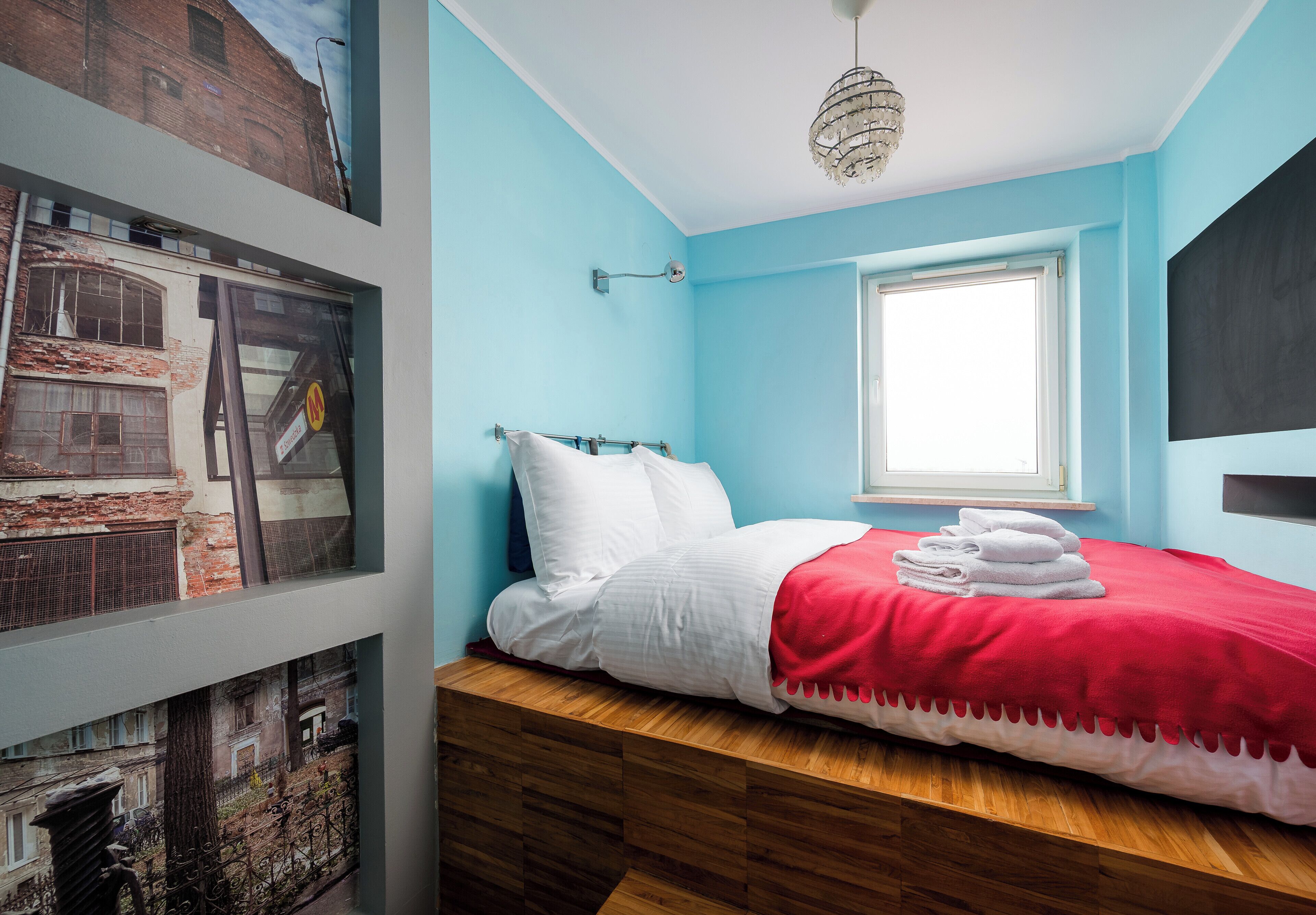 Silitysrauta/-lauta, Wi-Fi, vuodevaatteet