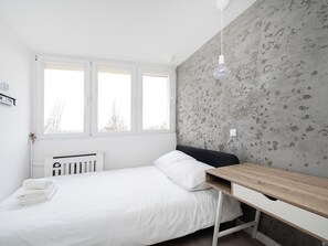 مكواة/لوح كي وواي فاي وملاءات أسرّة