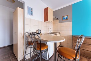 Fridge, stovetop - Kołobrzeg Brylantowa Sea Studio #6 (Kołobrzeg)