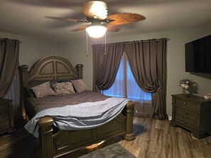 WiFi - Xtream Memory • Heated Pool, Courts, ATVs, Zoo (Fortville)