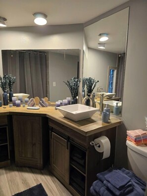 Towels - Xtream Memory • Heated Pool, Courts, ATVs, Zoo (Fortville)