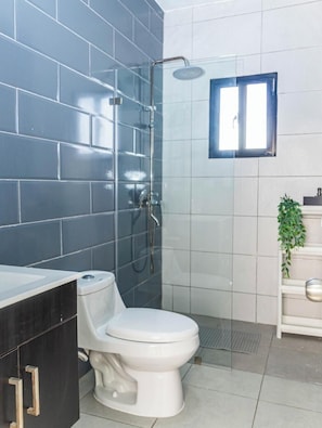 Handtücher, Seife, Toilettenpapier