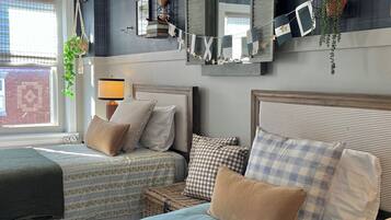 Iron/ironing board, free WiFi, bed sheets