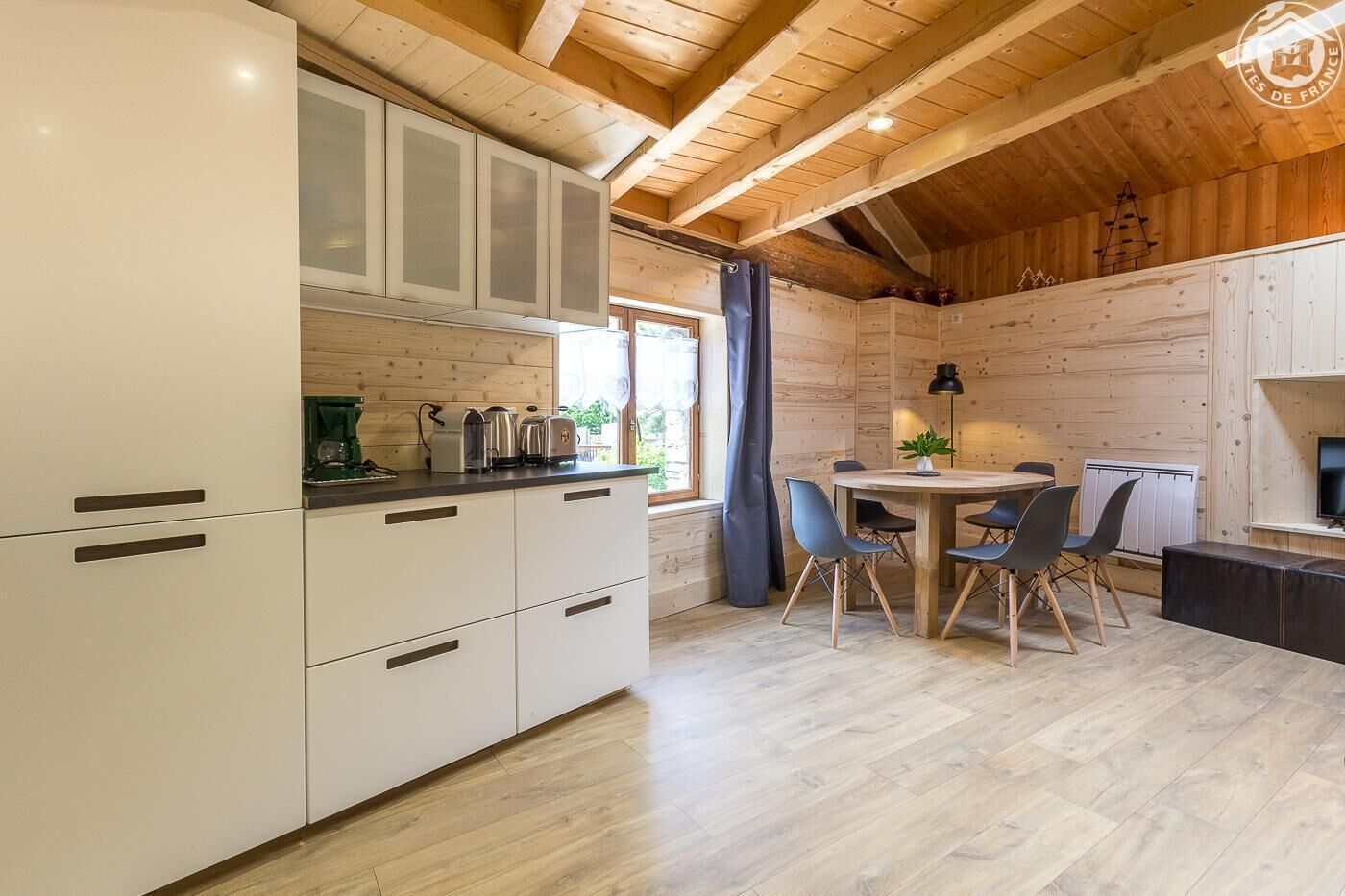 冰箱、微波炉、烤箱、炉灶