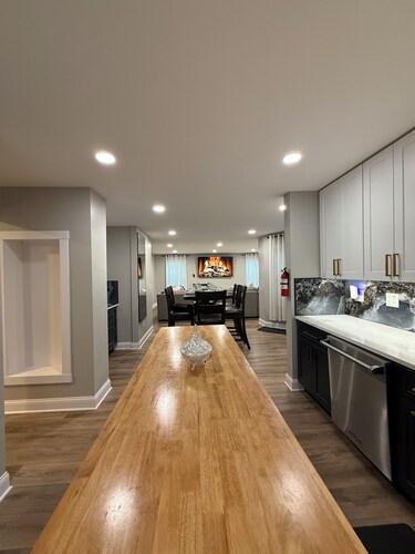 Luxe Home with Michelin Star Kitchen & King Beds