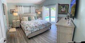 3 bedrooms, desk, iron/ironing board, travel cot - Islamorada- Amazing Keys 3 bedroom heated pool home. (Tavernier)