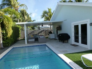 Outdoor pool, a heated pool - Islamorada- Amazing Keys 3 bedroom heated pool home. (Tavernier)
