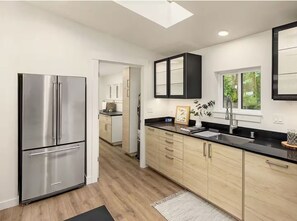 Micro-ondas, fogão, cooktop, lava-louças