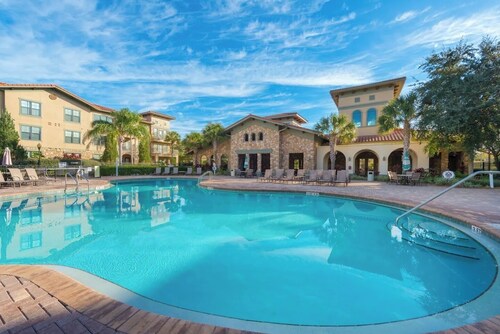 3BR Disney Condo | 3 En-Suites + Pools