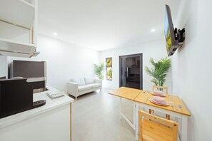 Interior - NEW 1BR w/Private Pool  BBQ  Patio @ Eagle Beach (Noord)