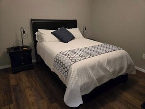 Room - Parks and Trails • Pet Friendly • 3 Queen BR (Hallsville)