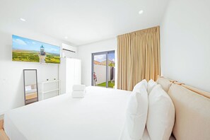 Iron/ironing board, WiFi - NEW Studio w/Private Pool  Patio  Close to Beach (Noord)