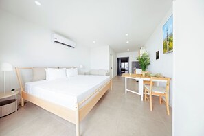 Iron/ironing board, WiFi - NEW Studio w/Private Pool  Patio  Close to Beach (Noord)