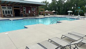 Pool - Cary RTP Lux-6/7 Beds, 2 King Beds, 3.5 Bath-Pool (Cary)