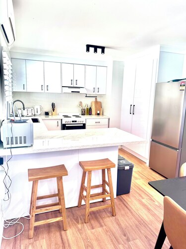 3 bedroom Family Home minutes to beach "Flynn's Hideaway" Port Macquarie