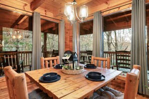 Dining - Serene Retreat w/ Hot Tub, Deck & Pool Table Between Pigeon Forge & Gatlinburg (Sevierville)