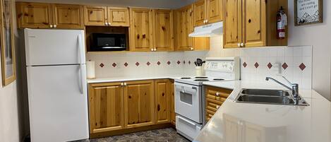 Mikrowelle, Ofen, Herdplatte, Geschirrspüler