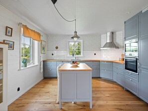 Fridge, microwave, oven, cookware/dishes/utensils