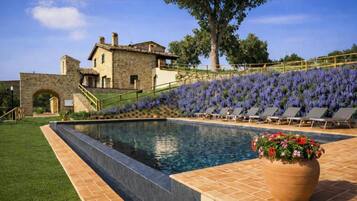 Piscina all'aperto
