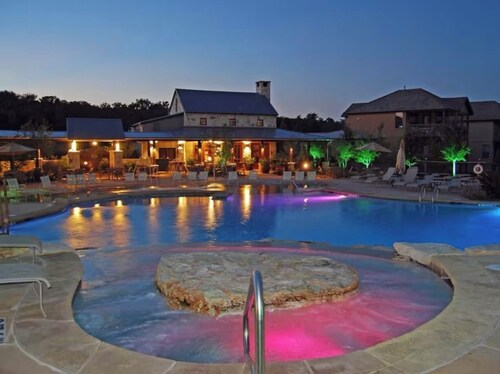 The Hollows at Lake Travis Retreat