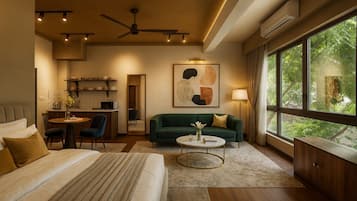 Free minibar, individually decorated, individually furnished, desk