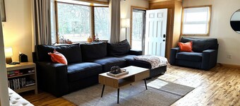 Cozy 2-bedroom cottage in beautiful Shawano/30 minutes from Lambeau Field