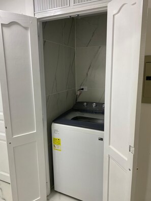 Interior - Spacious apartment for groups, close to the airport, beach and historical center. (Cartagena de Indias)