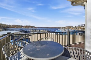 Outdoor dining - Lakefront Home in Osage Beach 28mm at Miller's Landing (Osage Beach)