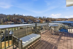 Outdoor dining - Lakefront Home in Osage Beach 28mm at Miller's Landing (Osage Beach)