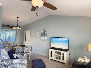 Smart TV - Peaceful 3BR Villa – Near Beaches & Golf (Englewood)