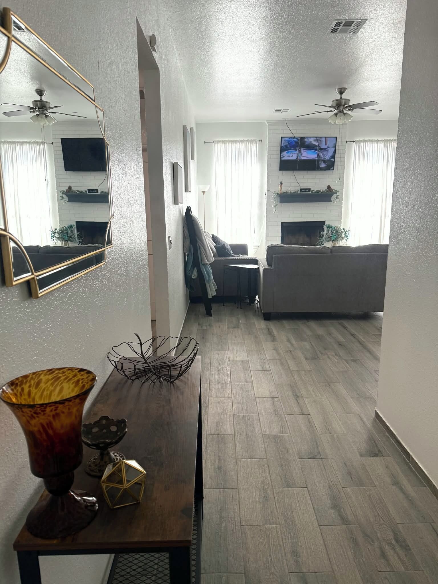 智能电视、壁炉、桌上足球、电脑显示器