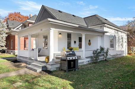 Exterior. Whole 2-bedroom house in Lincoln's historic Near South neighborhood