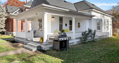 Whole 2-bedroom house in Lincoln's historic Near South neighborhood